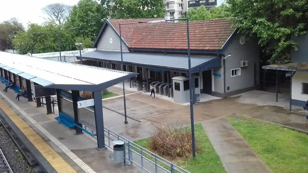 Cartelería inmobiliaria en Sáenz Peña y Santos Lugares 6